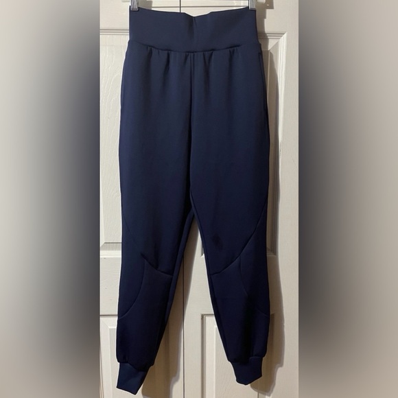 EleVen by Venus WillamS NWT’s Women Be An Eleven Jogger Admiral Navy Size XS - Picture 2 of 9